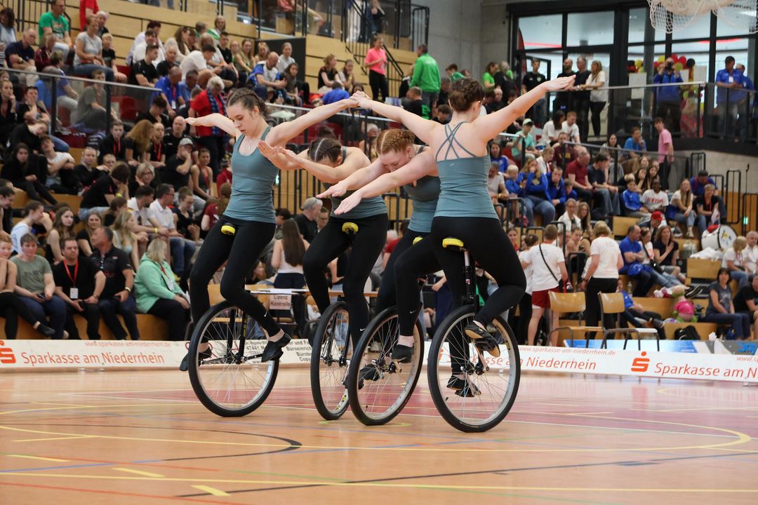 Baden-Württembergs Sportler*innen gewinnen bei der Hallenradsport DM U19 in Moers 5 DM-Titel