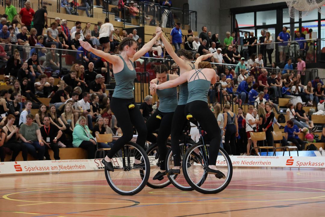 Baden-Württembergs Sportler*innen gewinnen bei der Hallenradsport DM U19 in Moers 5 DM-Titel