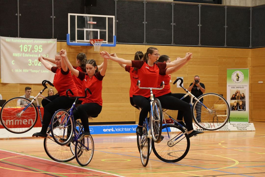 Baden-Württembergs Sportler*innen gewinnen bei der Hallenradsport DM U19 in Moers 5 DM-Titel