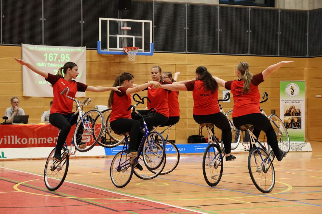 Baden-Württembergs Sportler*innen gewinnen bei der Hallenradsport DM U19 in Moers 5 DM-Titel