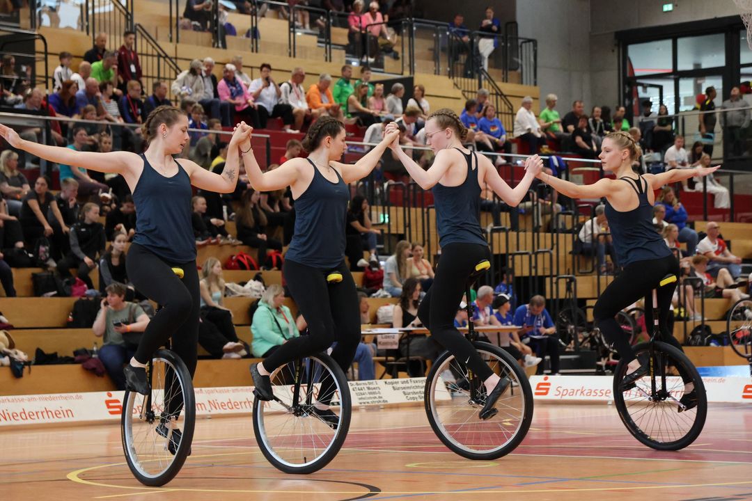 Baden-Württembergs Sportler*innen gewinnen bei der Hallenradsport DM U19 in Moers 5 DM-Titel