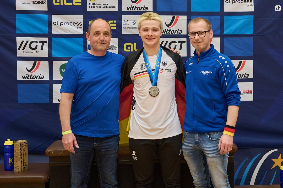 EM U19 Hallenradsport: Ebnat verteidigt Titel im 4er, Gold für Fink/Gerlach und Silber für Maximilian Keller