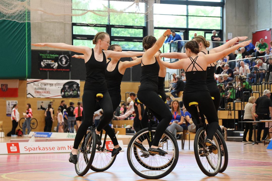 Baden-Württembergs Sportler*innen gewinnen bei der Hallenradsport DM U19 in Moers 5 DM-Titel