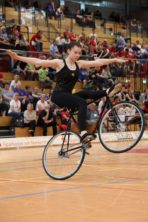 Baden-Württembergs Sportler*innen gewinnen bei der Hallenradsport DM U19 in Moers 5 DM-Titel