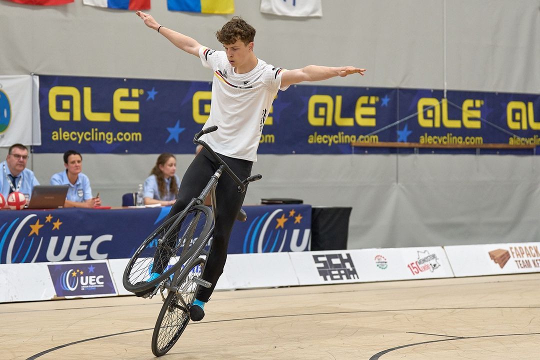 Hallenradsport EM Elite: Team Deutschland gewinnt alle Titel im Kunstradsport sowie Radball Frauen