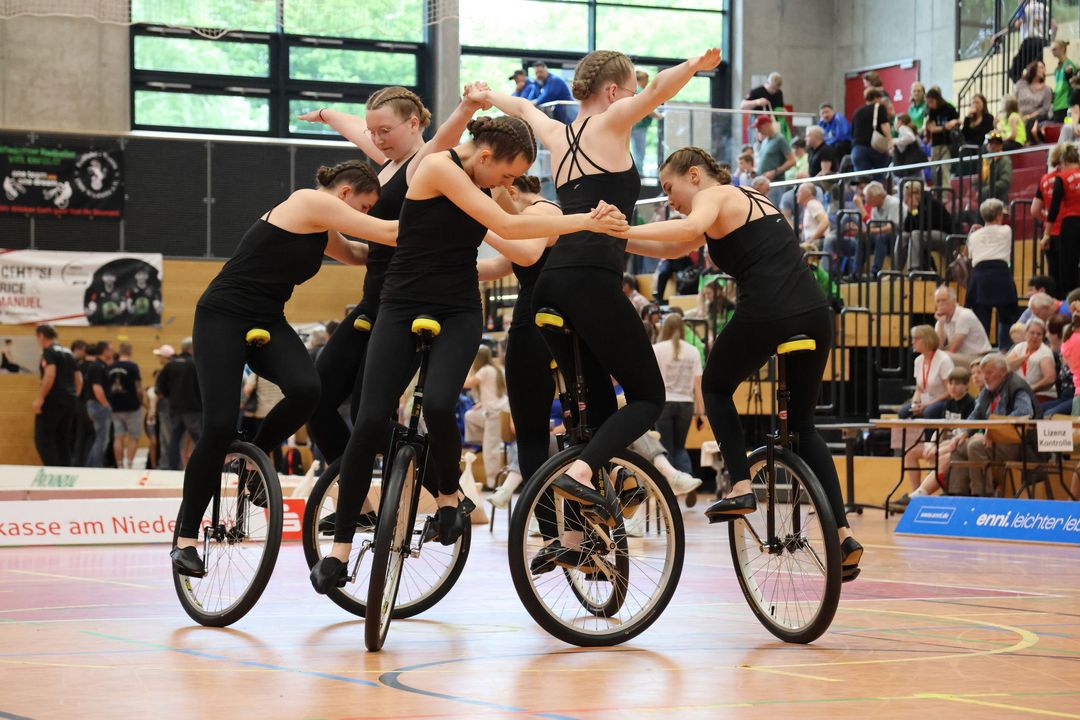 Baden-Württembergs Sportler*innen gewinnen bei der Hallenradsport DM U19 in Moers 5 DM-Titel