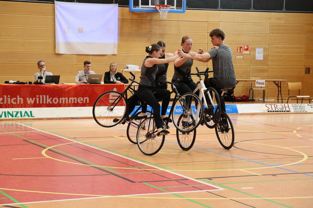 Baden-Württembergs Sportler*innen gewinnen bei der Hallenradsport DM U19 in Moers 5 DM-Titel