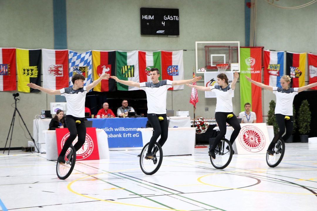 Vier Siege beim Juniormannschafts-Cup Kunst- und Einradsport für Baden-Württemberg